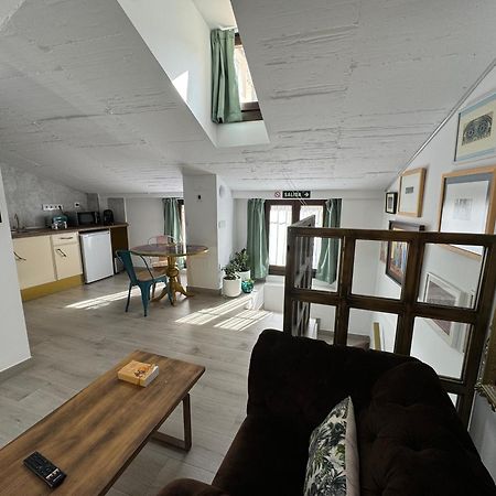 Ateneo Cuenca Suites Con Cocina En El Casco Historico Luaran gambar