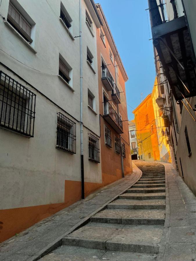 Ateneo Cuenca Suites Con Cocina En El Casco Historico Luaran gambar