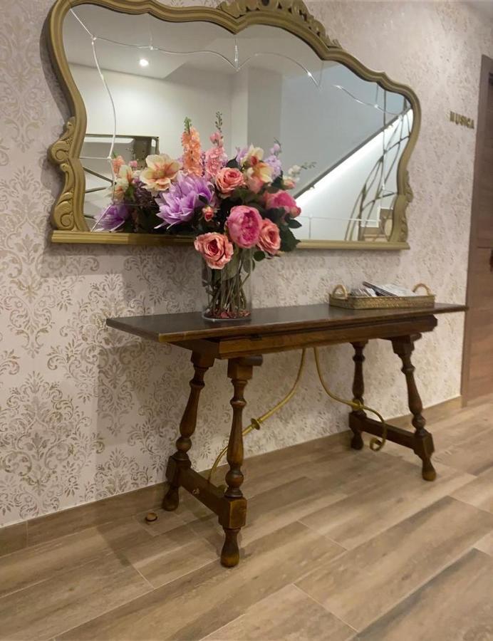 Ateneo Cuenca Suites Con Cocina En El Casco Historico Luaran gambar
