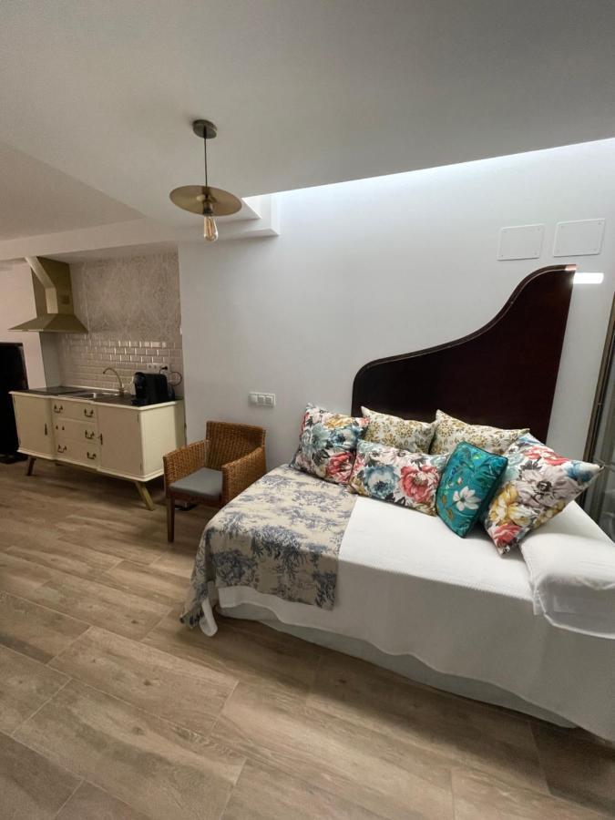 Ateneo Cuenca Suites Con Cocina En El Casco Historico Luaran gambar