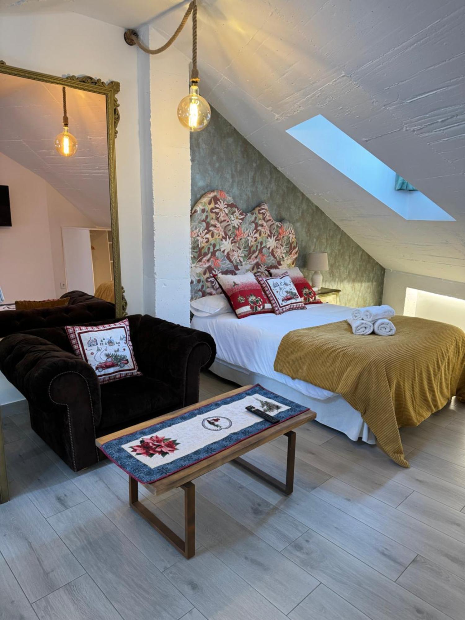 Ateneo Cuenca Suites Con Cocina En El Casco Historico Luaran gambar
