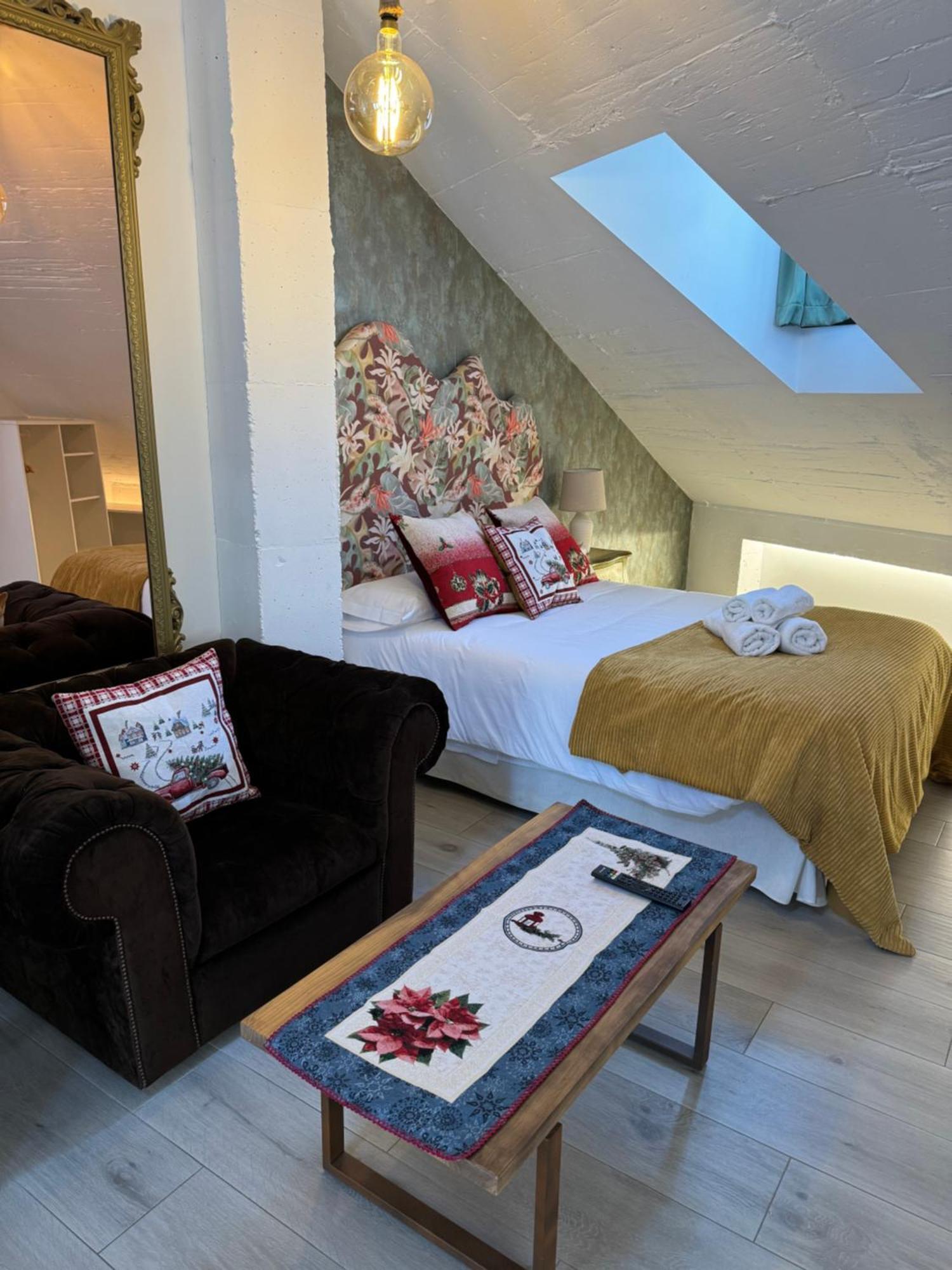 Ateneo Cuenca Suites Con Cocina En El Casco Historico Luaran gambar