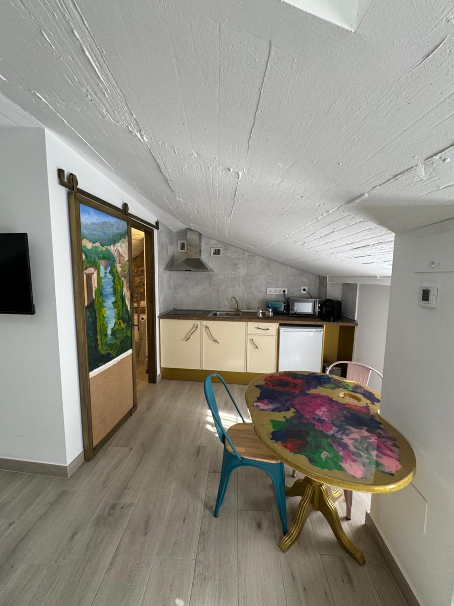 Ateneo Cuenca Suites Con Cocina En El Casco Historico Luaran gambar