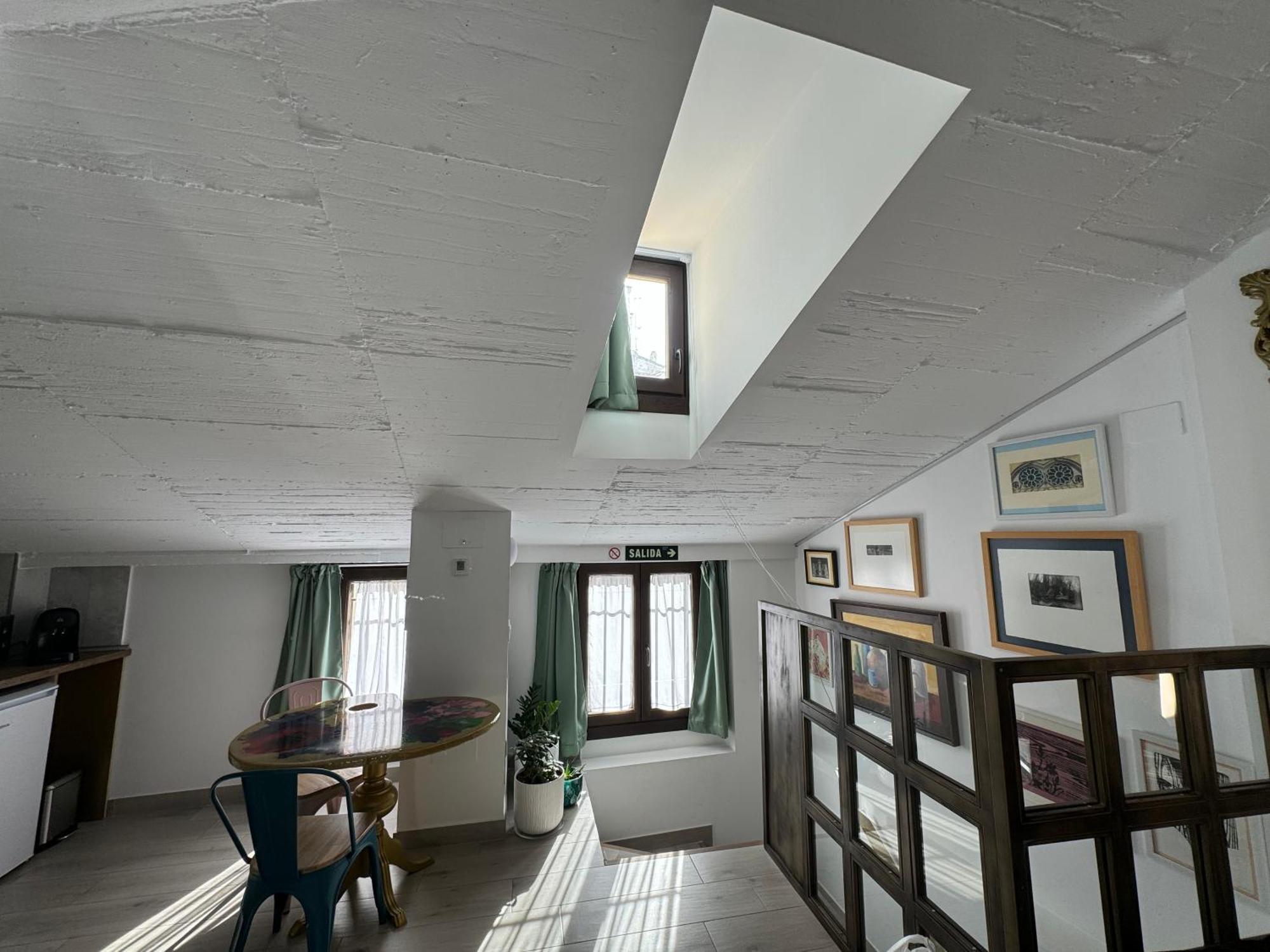 Ateneo Cuenca Suites Con Cocina En El Casco Historico Luaran gambar