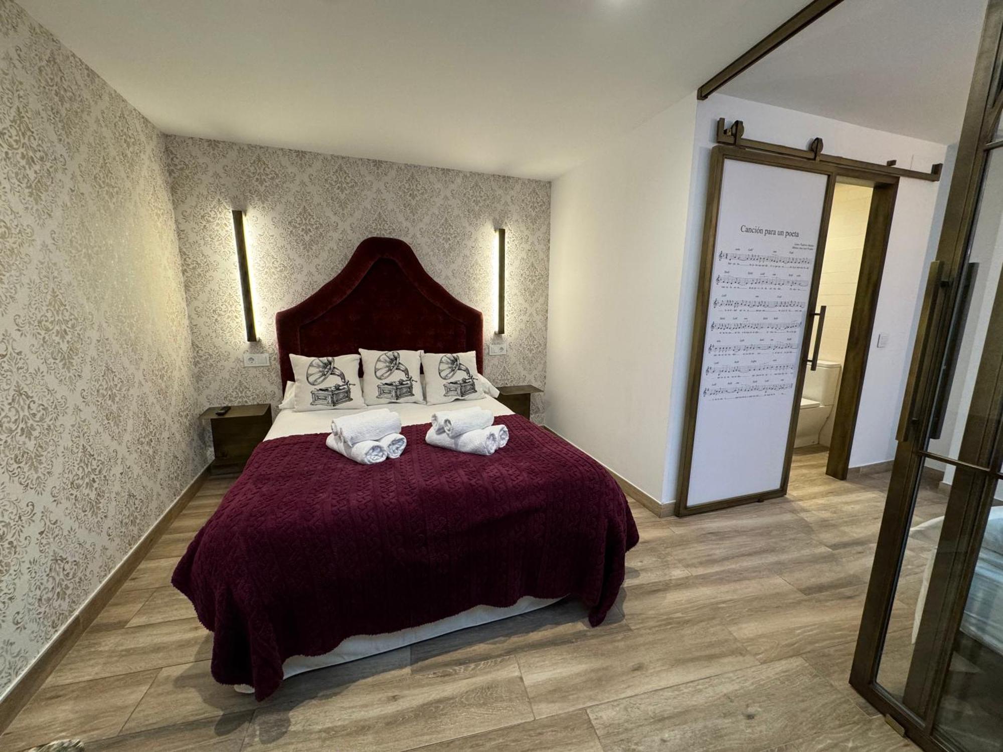 Ateneo Cuenca Suites Con Cocina En El Casco Historico Luaran gambar